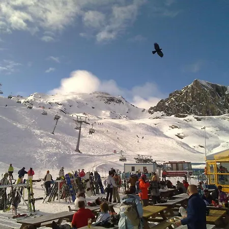 Family 6 People Kaprun
